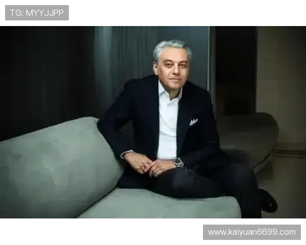 开云集团在奢侈品行业中的品牌管理策略研究